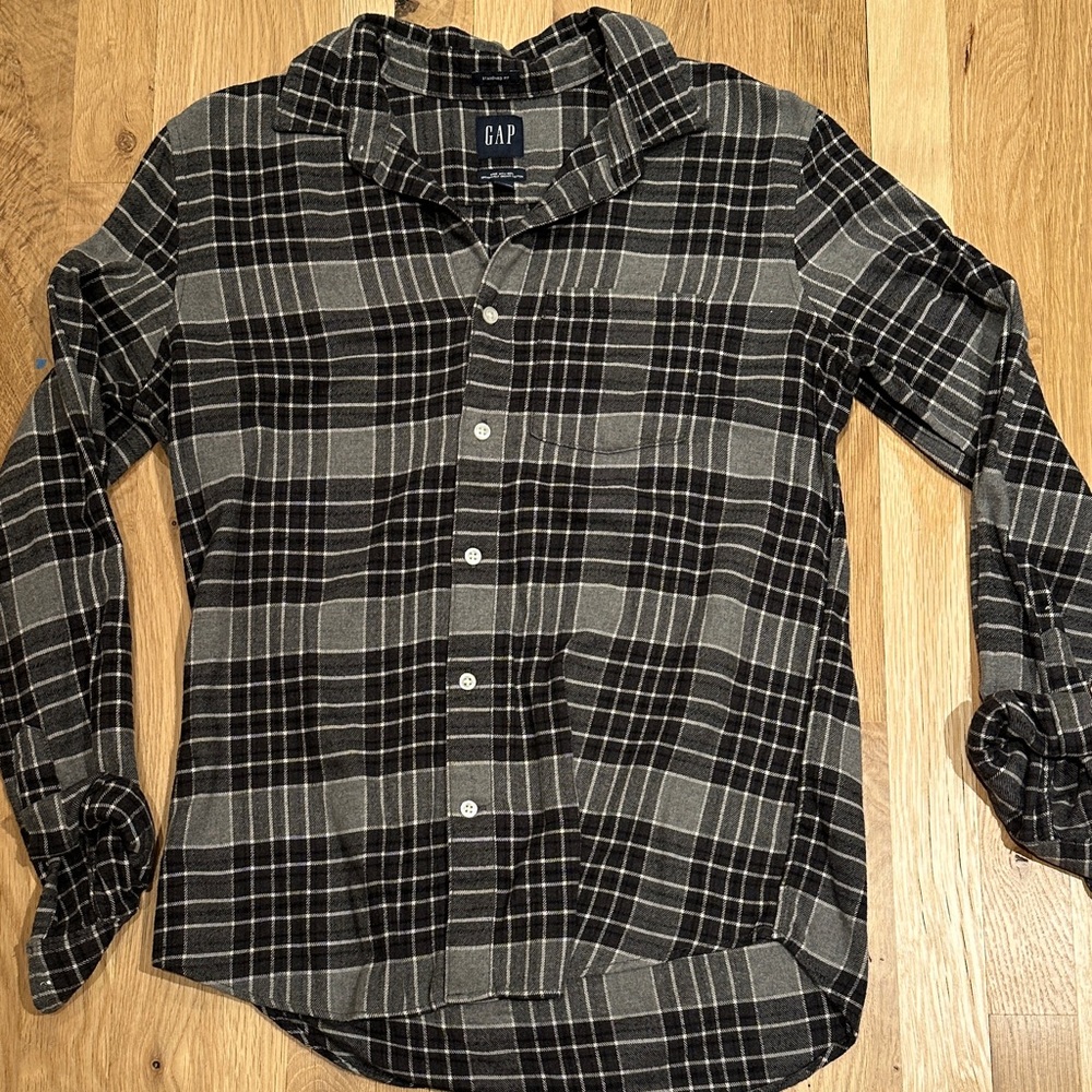 GAP Checkered Black and Gray Button-down